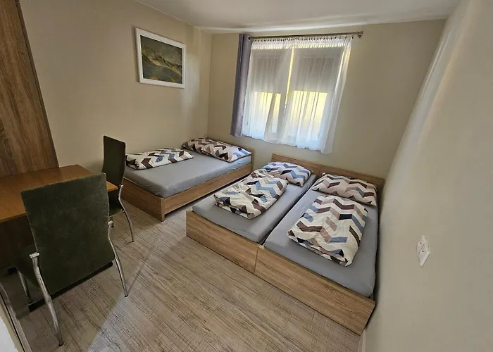 ゲストハウス Goscinne Kamila ヤロスワビエツ