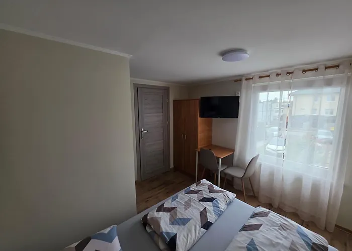 ゲストハウス Goscinne Kamila ヤロスワビエツ